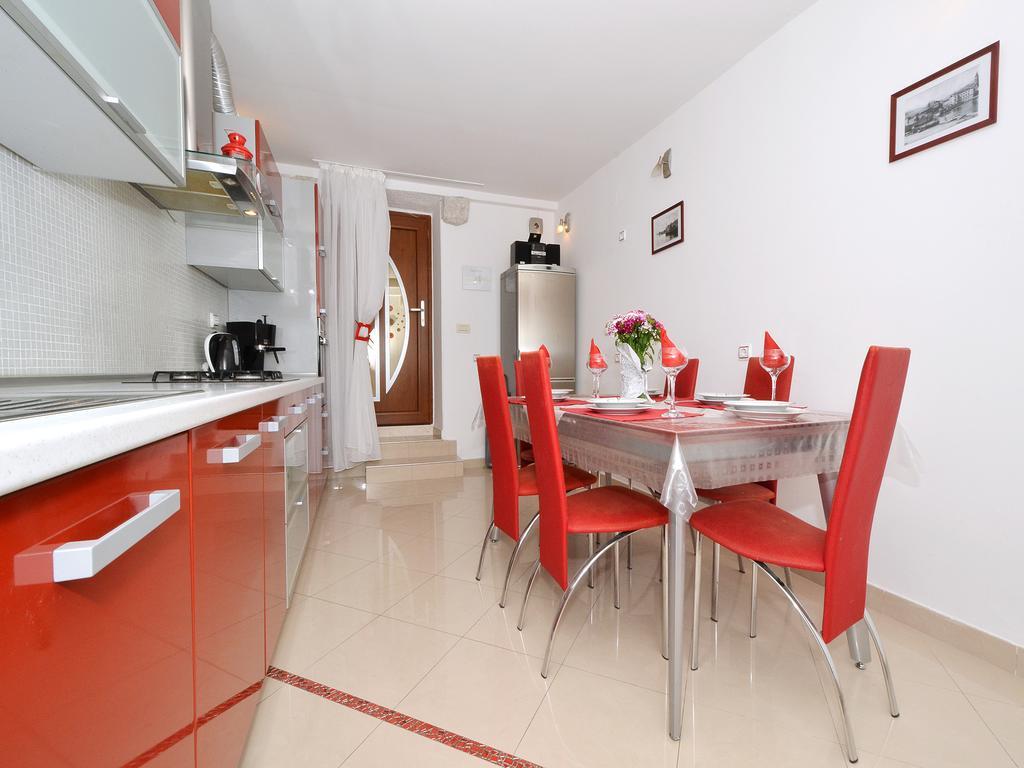 Apartment Nikolina Трогир Экстерьер фото